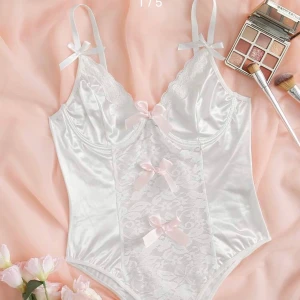 Lingerie body S - Väldigt söt body jag köpt på shein som tyvärr inte passa, endast testad :)