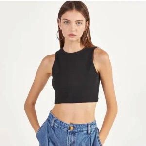 Topp från Bershka - Svart topp från bershka. Aldrig använd. 120 inklusive frakt📦❤️ 