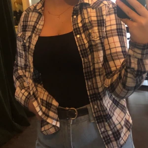 Skjorta  - En rutig skjorta, frakt ingår!✨