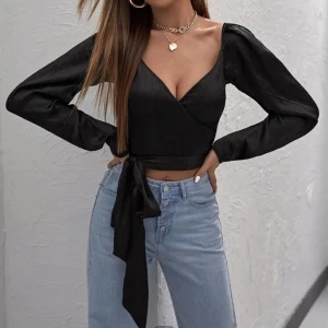 Svart topp i str S - Helt ny svart topp i str S