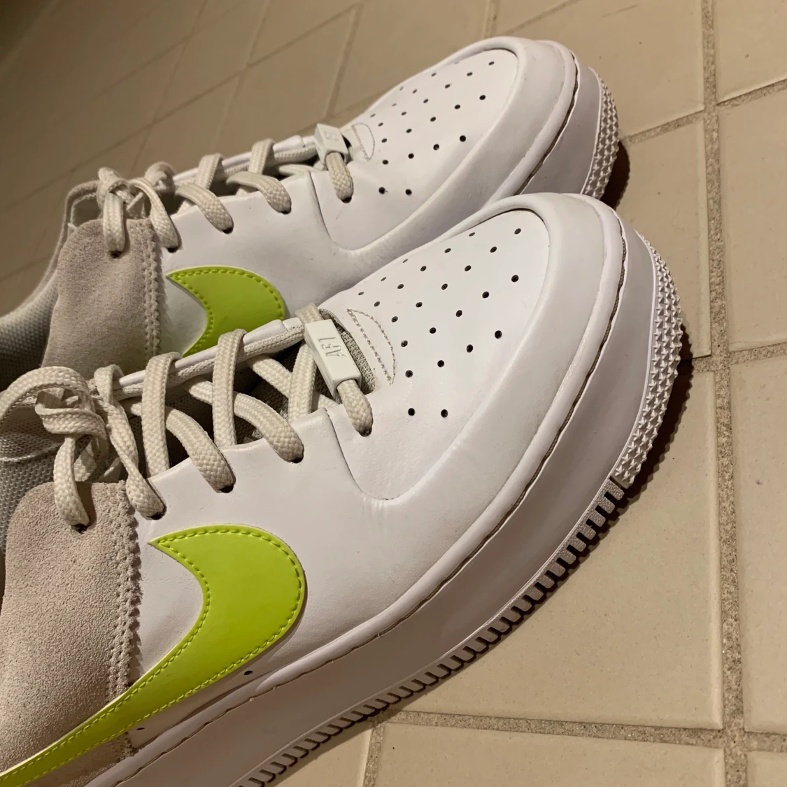 Airfors 1 s:40 pris kan diskuteras  - 90