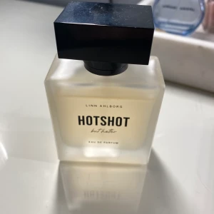 Linn ahlborgs parfym - Har knappt använt den någonting