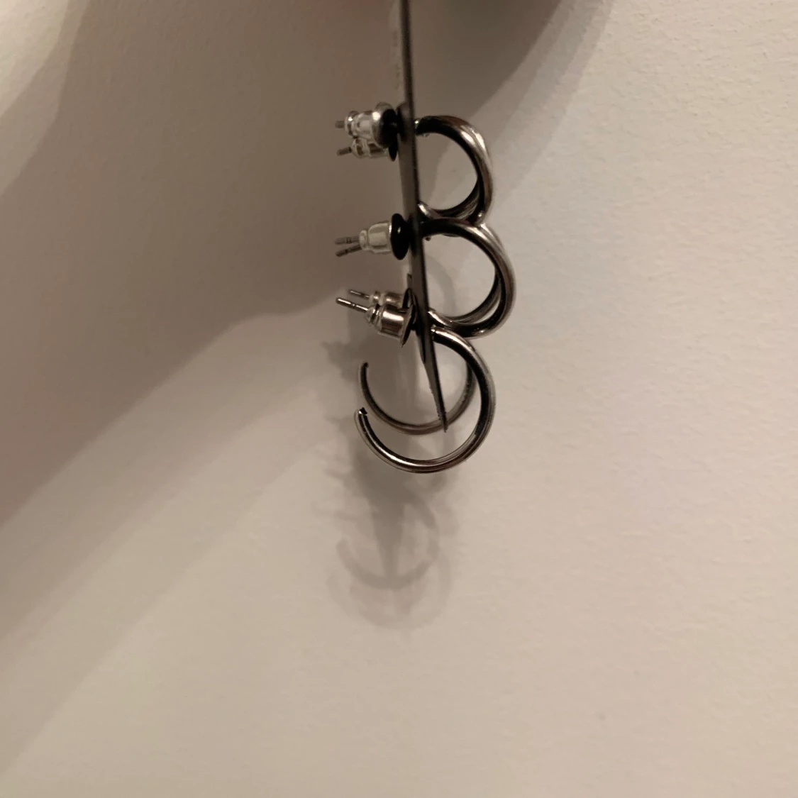 Silvriga öronhängen ringar  - 91