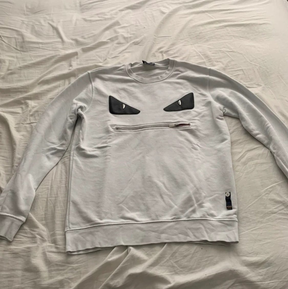 Fendi tröja strl L men passar M