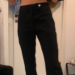 VINTAGE KOSTYMBYXOR - storlek 36 ish, lite stora i midjan för mig ❤️