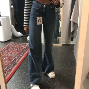 Jeans - Säljer dessa sjukt snygga jeansen i strl 26 