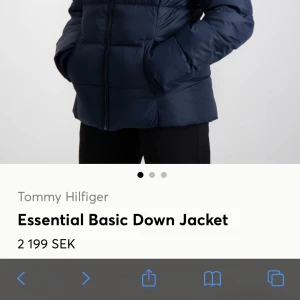 Tommy Hilfiger puffer jacket - En ”Essential Basic Down Jacket” i svart köpt på kidsbrandstore 2018 i jättefint skick! 