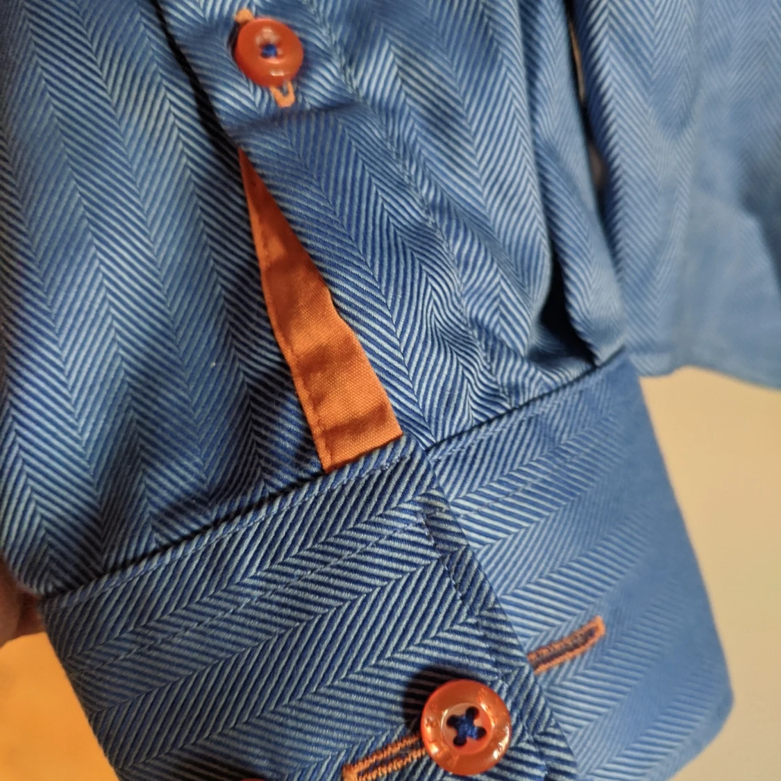 Annorlunda o cool skjorta  - 91