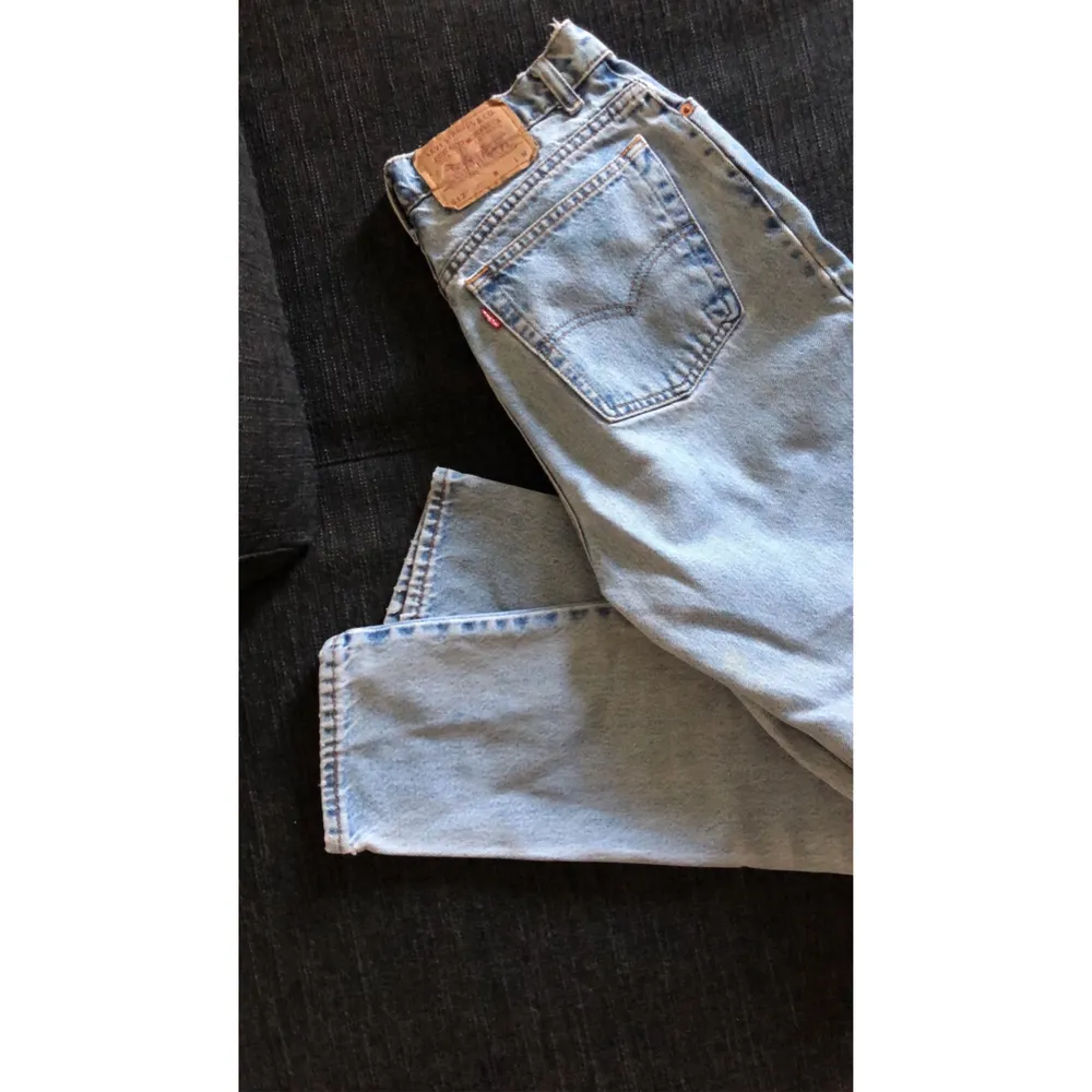 Säljer mina favvo Levi’s jeans som är high waisted i storleken 29/32. Kan mötas upp i Malmö annars tillkommer frakt 💌. Jeans & Byxor.