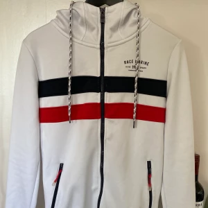 Race Marin tjocktröja - Vit tjocktröja från Race Marin, storlek 36