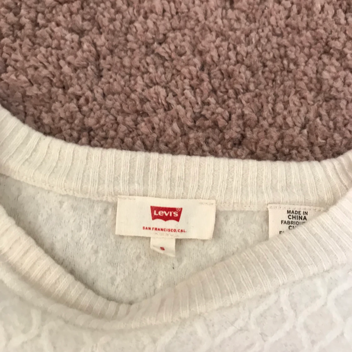 Levis tröja i ull  - 90