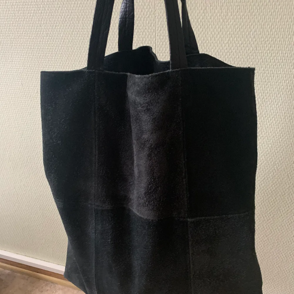 Tote Shopper from Moss Copenhagen! Mesch material. In good condition. Black. . Väskor.