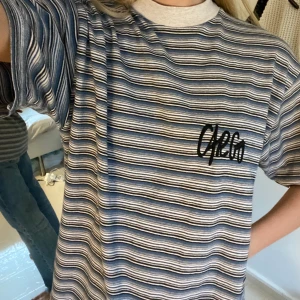 T-shirt cargo - Tshirt ”Cargo” köpt på beyond retro om jag minns rätt