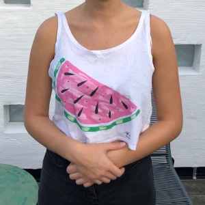 Söt tröja med melonprint stl. s - Gullig topp med melonprint på 🥰🍉 Är i mycket bra skick och säljer för endast 30 kr! 