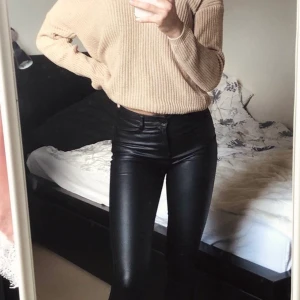 Skit snygga skinnbyxor! - Dom är i bra skick men är ganska tighta🧚🏼‍♀️