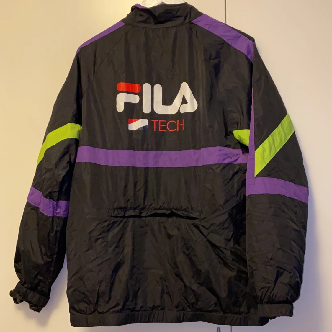 FILA vindjacka! - 90