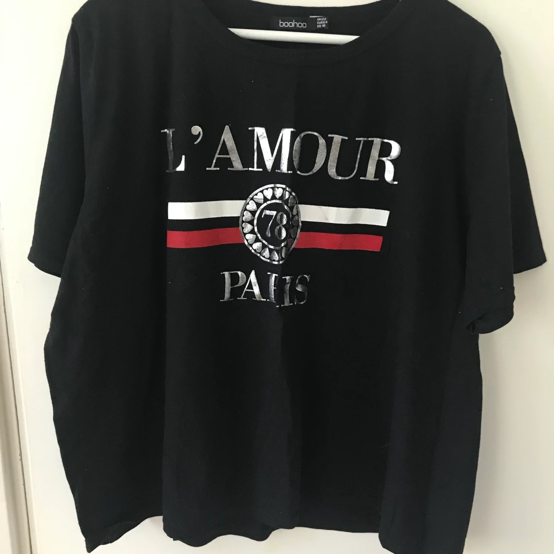 Kortare t-shirt med tryck