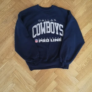 Vintage crewneck  - Säljer en vintage college sweatshirt bra cond endast General wear fits s-l, tar bud pris 450 kr bud från 300 