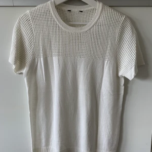Blus 👚  - Vit ”blus’” som nya. Storlek M