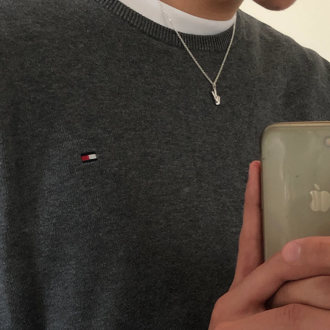 Mörkgrå Tommy Hilfiger tröja - 91