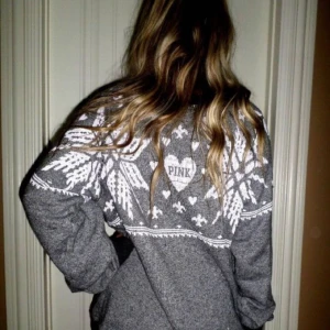  - Viktoria’s Secret Pink Sequin Top +70 för frakt 