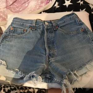  - Fina Levis shorts, använda några gånger men i bra skick 
