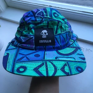  - Skulls Barcelona panelkeps med roligt mönster! 