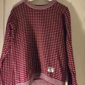  - Superhärlig och varm stickad tröja, aldrig använd! Tar swish :)