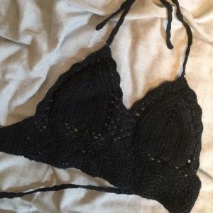  - Snygg stickad croptop! 40kr pp🌸