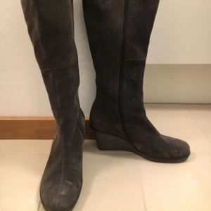  - Gabor mockastövlar i otroligt bra skick. Skinn invändigt. Använda ca 2 ggr. Kan mötas i Uppsala eller skickas med posten 🎈