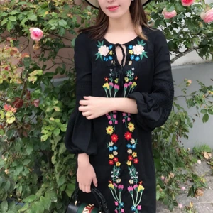  - Väldigt fin och ny klänning, har bara haft på mig den 1 gång. 