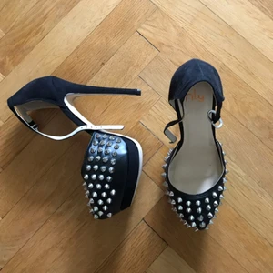  - Skor ifrån Nelly. Aldrig använda. Jag betalar frakt och har swish.