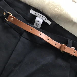  - Kostymbyxor från NLY TREND. Använd 1 gång. 