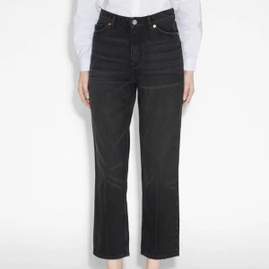  - Jeans från Monki i modellen Taiki strl 29. Är i fint skick! Kan skickas eller avhämtas i Göteborg!