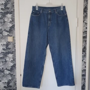 Weekday Jeans - Högmidjade vida RAIL jeans från weekday. Använda en gång! Frakt tillkommer.<3