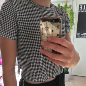 Monki tröja - Endast använd en gång. Strl XS. I nyskick :)) 