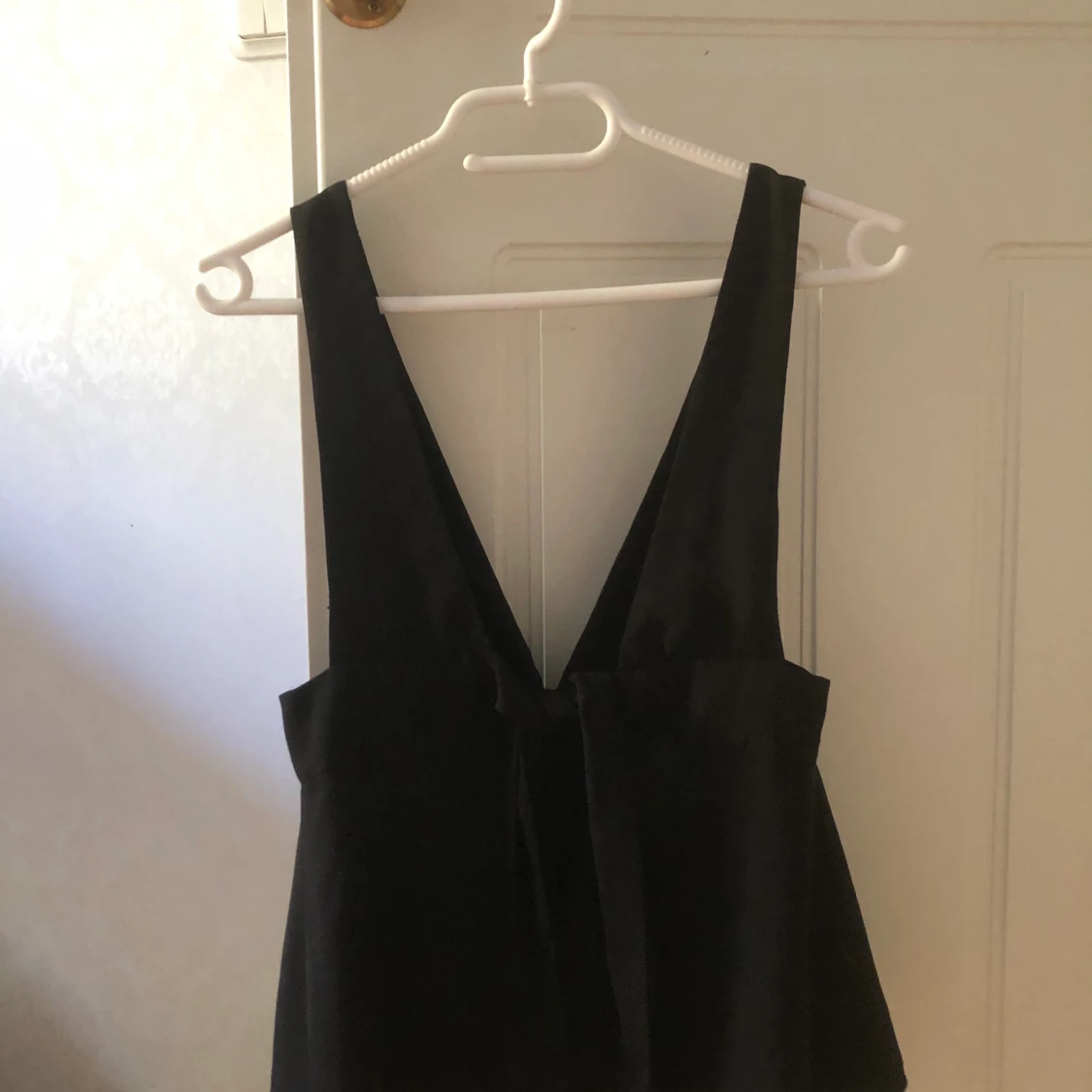 Svart topp med öppen rygg! - 90