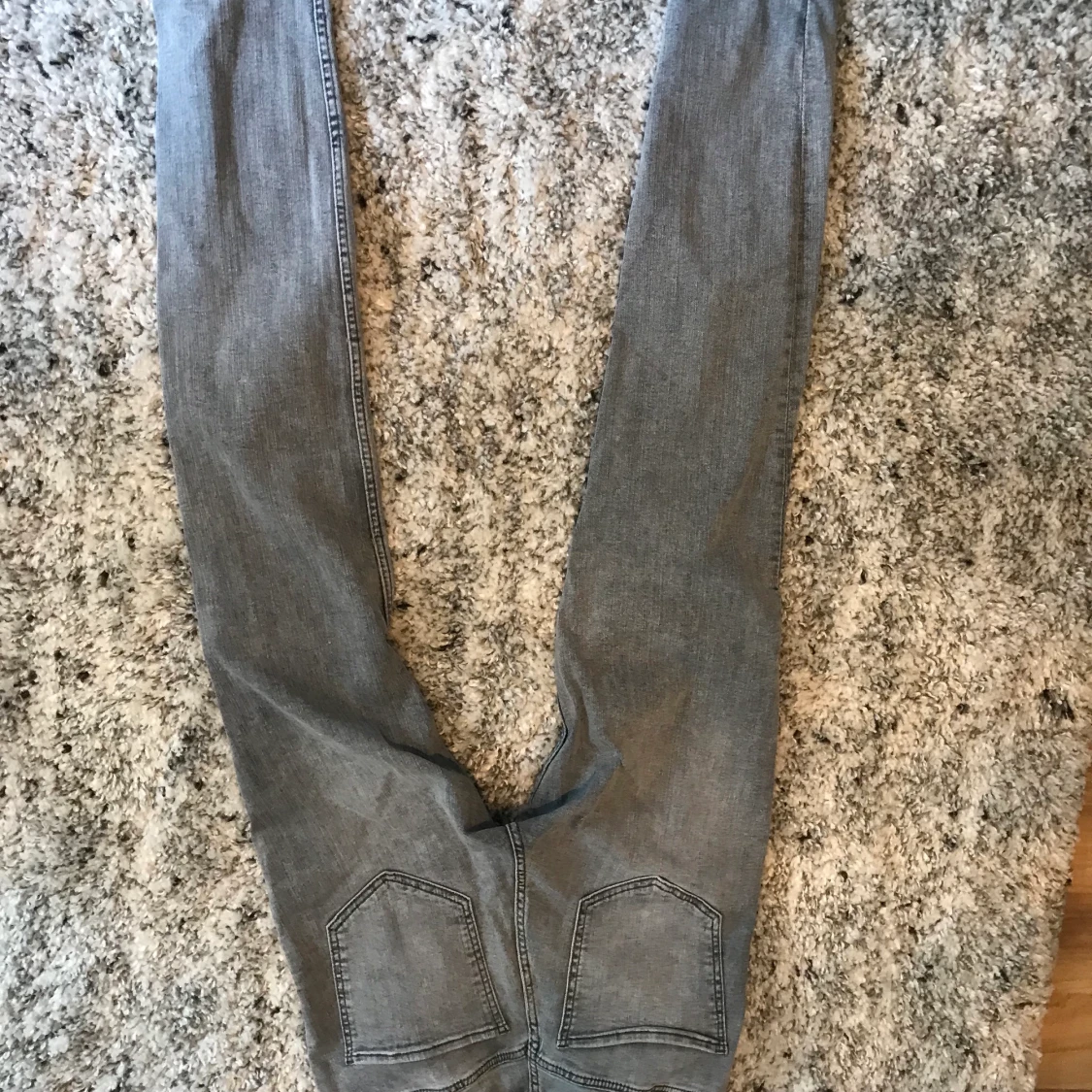 Ljusgråa jeans från Zara - 91