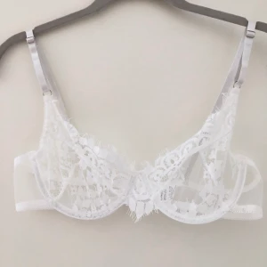 Sexy😍Vit bh  - 100% ny✨ storlek m/ 70A-75C ✨fri frakt över 299 kr