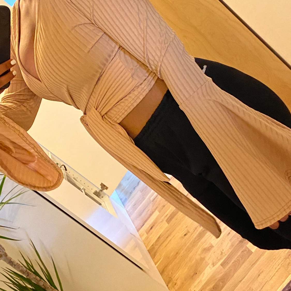 Cropped Rib flare sleeve top - 91