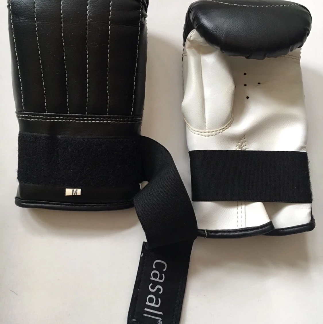 Casall boxningssäck+boxningshandskar  - 91