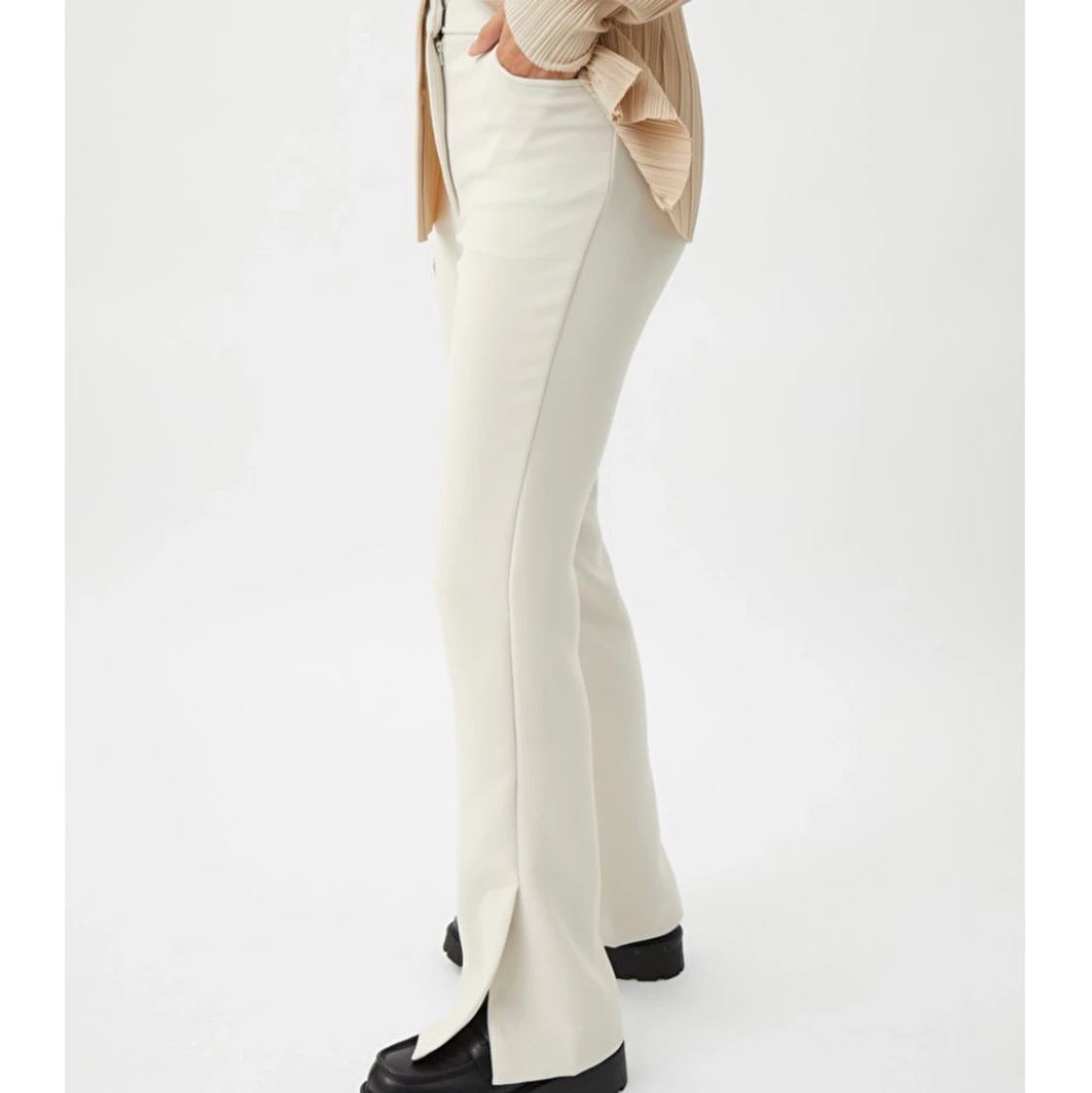 Byxor med slits - 91