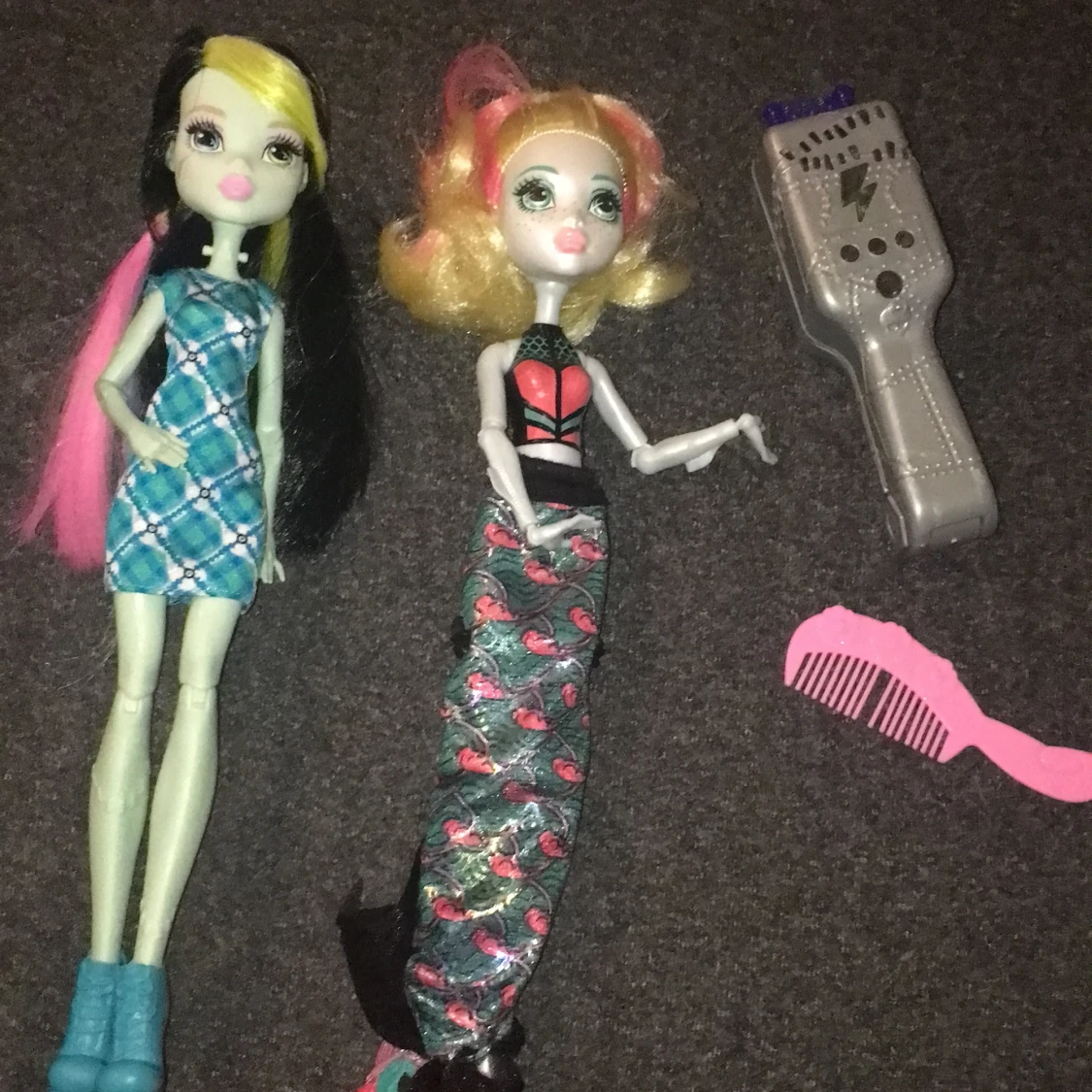 2 styckna dockor  - 91