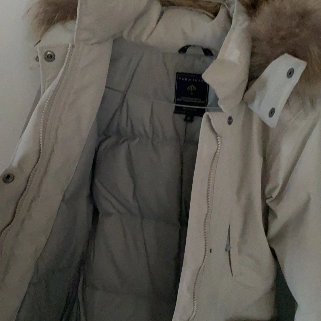 Lång verdeterre jacka med äkta päls - 90