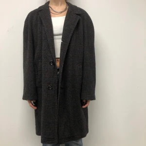 Rock - Jättevarm o mysig vinter/höstrock! Personen är 170cm🥰