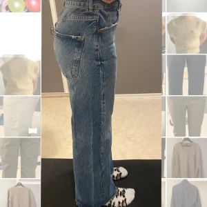 Ljusblå vida jeans  - Säljer dessa ljusblå vida jeansen, storlek 38, jag är en 38/40. 