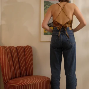 Rutig topp  - Min rutiga topp som är sååå fin till sommaren och som visar ryggen härligt snyggt letar ett nytt hem! Den är ungefär en xs-s i storlek☺️ Om du har frågor är det bara att skriva! 