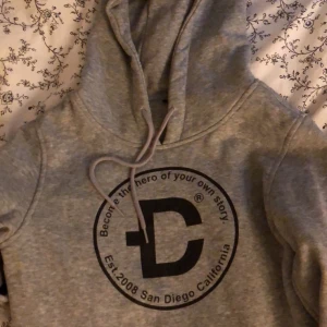 Dirtcult hoodie  - Använd fåtal gånger, storlek M men är mer som en xs/s, kan skickas 