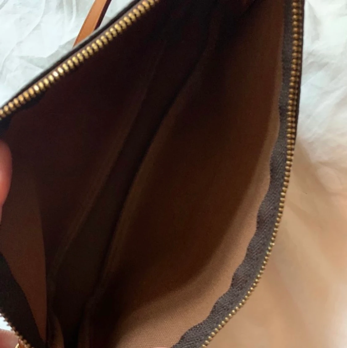 LOUIS VUITTON POCHETTE  - 90