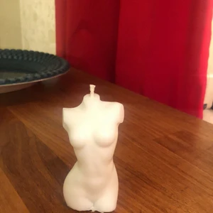 Ljus kvinnokropp - Homemade ljus med 100% stearin. 10 cm 